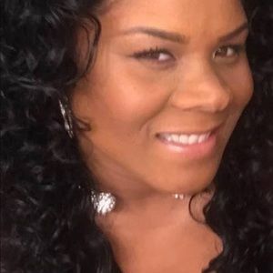 Meet your Posher, Genia